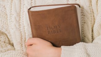 Kjøper bibler - leser dem sjelden