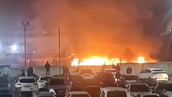 Busser i brann i Tel Aviv