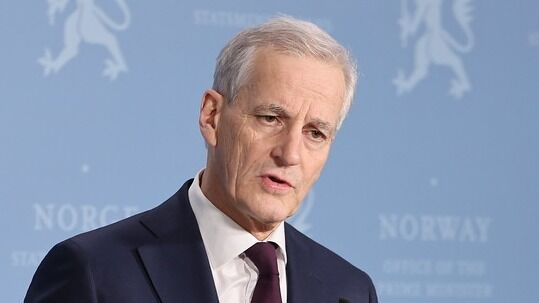 Støre ber nordmenn ikke reise til Iran eller Israel
