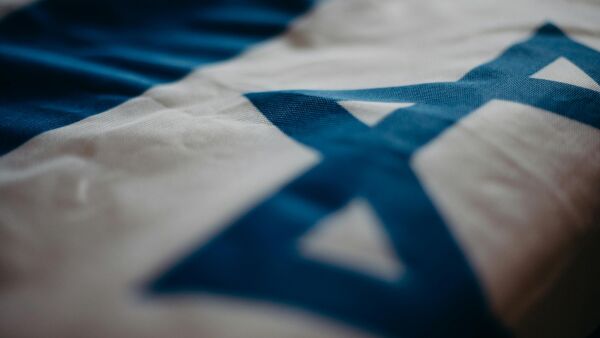 Barth Eide bør lese Bibelen om å dele Israel
