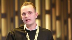 Åpner for regjeringssamarbeid med FrP